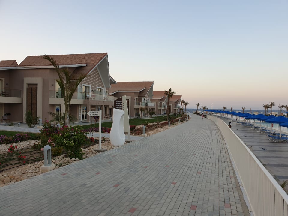 Außenansicht Pickalbatros Sea World Resort - Marsa Alam