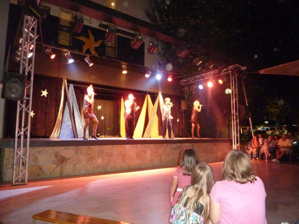 Abendanimation  Iberostar Waves Ciudad Blanca