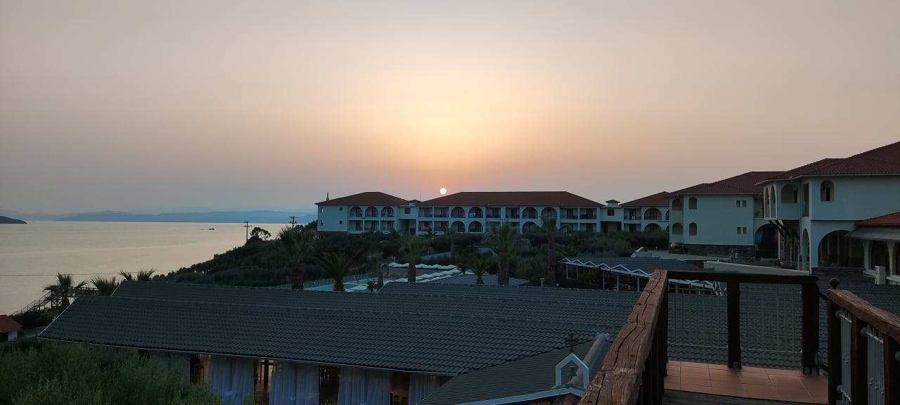 Außenansicht Akrathos Beach Hotel