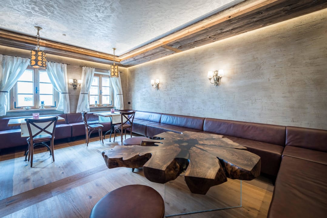 Tiroler Stub'n mit offenen Kamin Feuer Hotel Alpenrose Pertisau