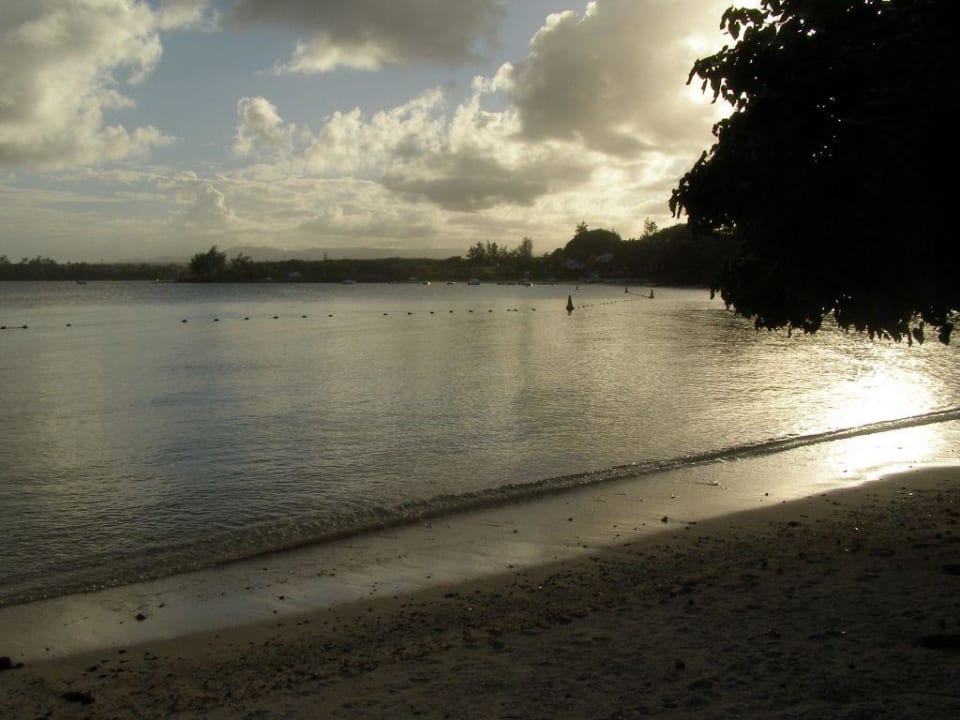 Abends in der Lagune Le Peninsula Bay Beach Resort & Spa