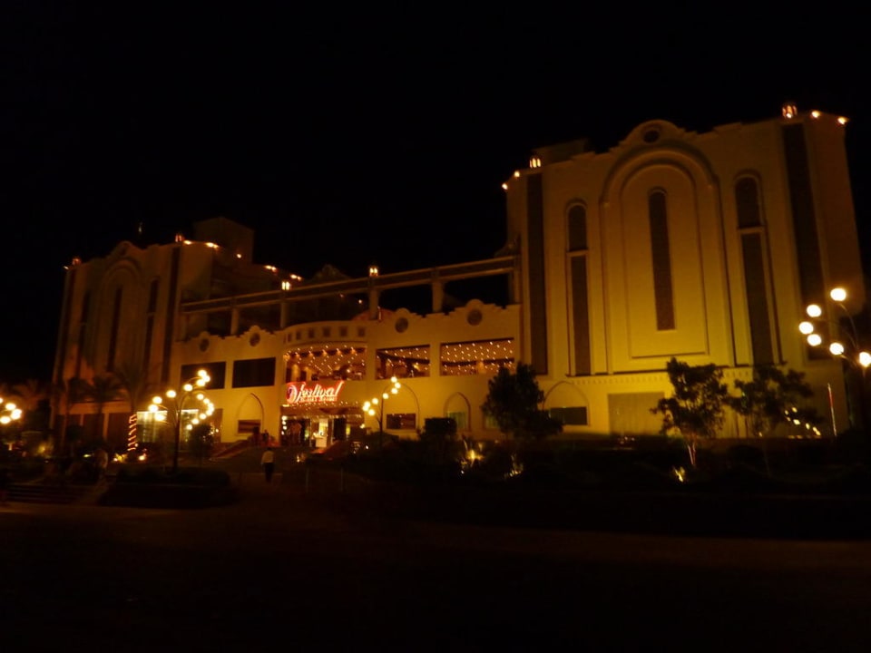 Das Festival bei Nacht Riviera Aqua Park Resort