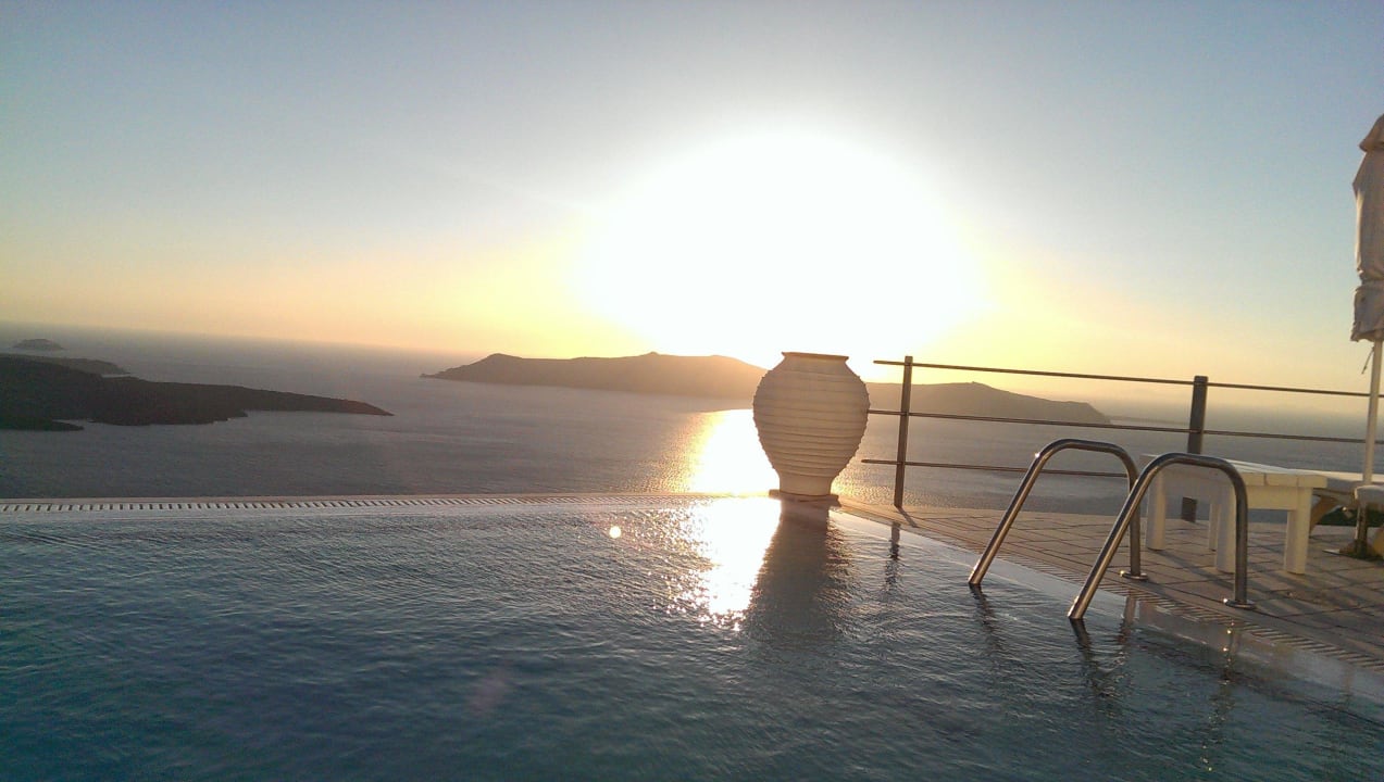 Sonnenuntergang am Pool Hotel Homeric Poems