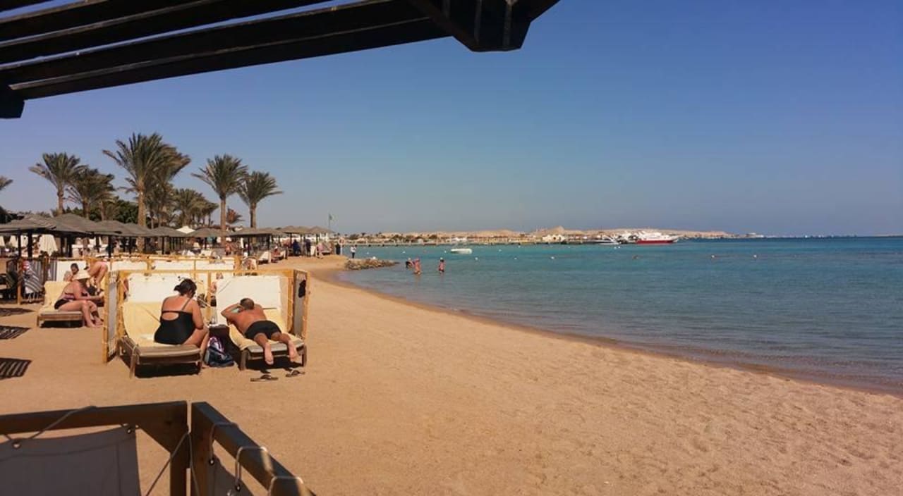 Herrlicher Strand im Winter  Steigenberger Aqua Magic