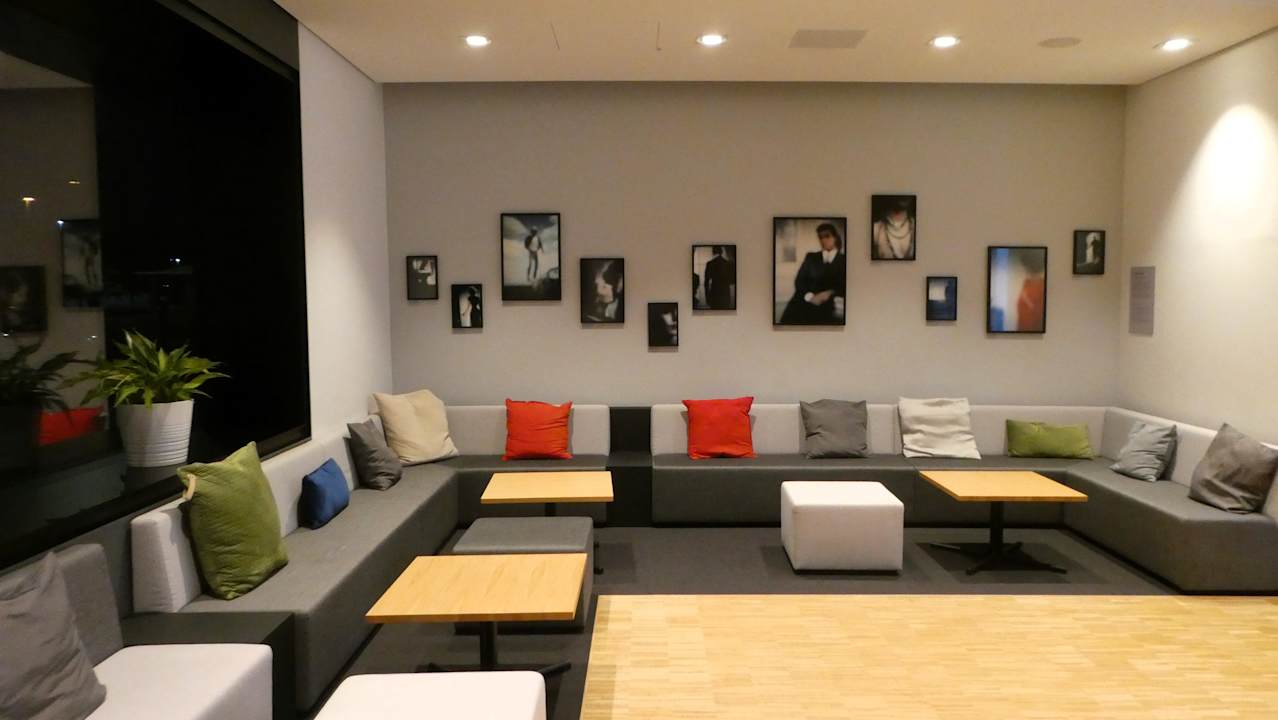 Lobby Vienna House by Wyndham Ernst Leitz Wetzlar