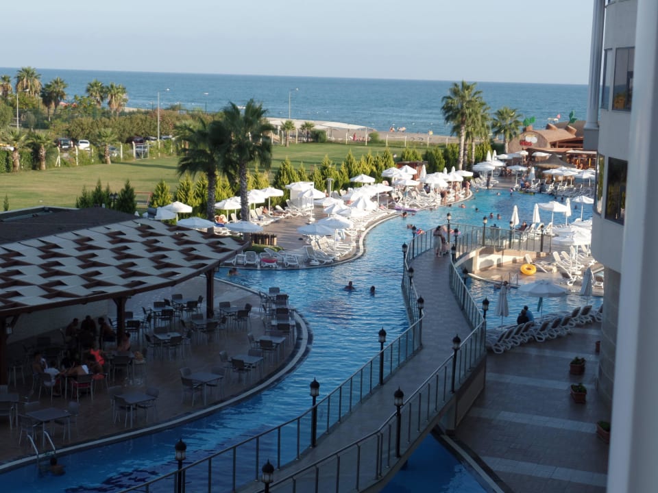 Riesiger Pool Kirman Belazur Resort & Spa