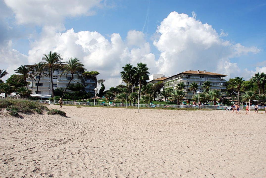 Blick vom Strand zur Anlage Playa Esperanza Resort