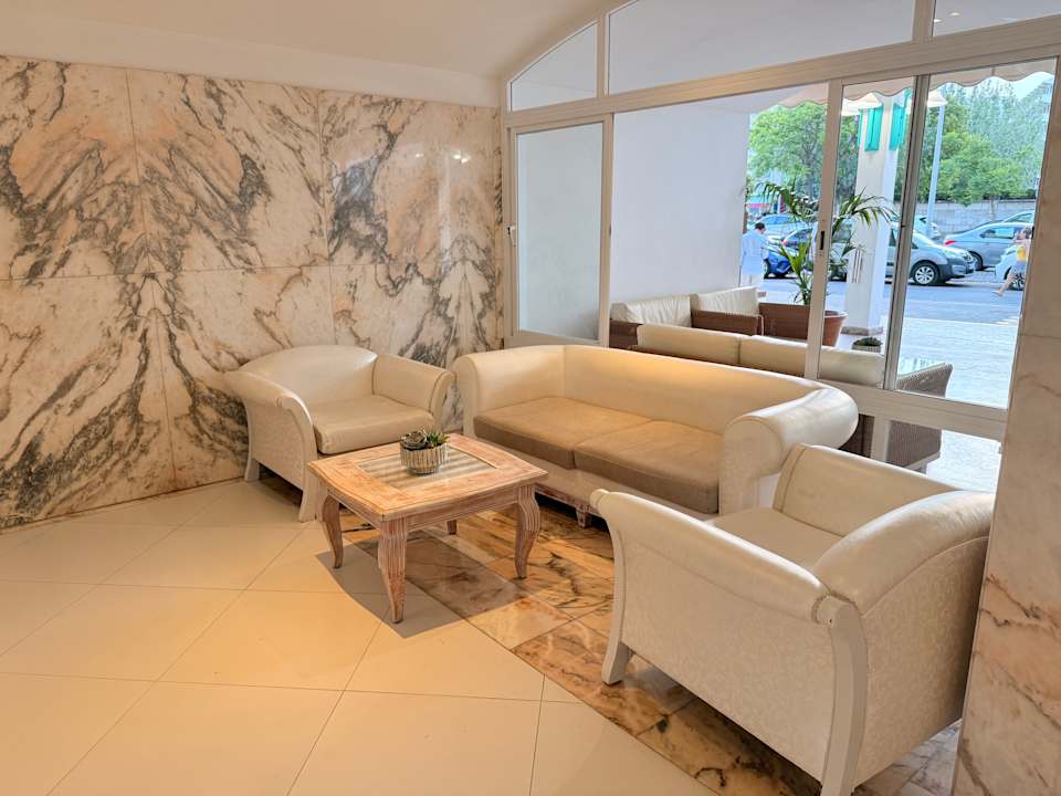 Lobby Iberostar Waves Ciudad Blanca