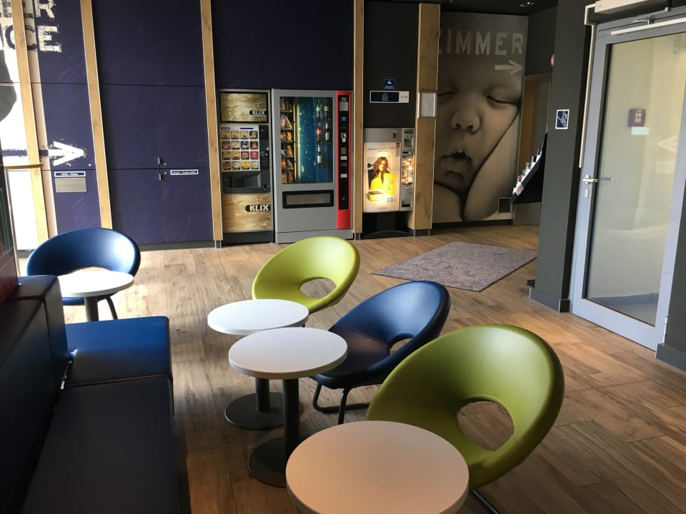 Lobby ibis budget Hotel Hamburg City Ost