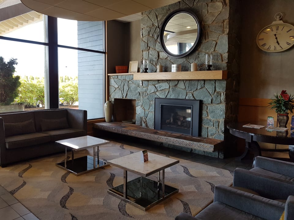 Lobby Best Western Plus Silverdale Beach Hotel