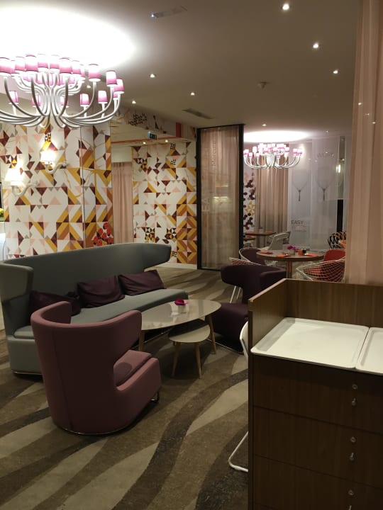 Schöner Frühstücksraum Mercure Paris Montmartre Sacré Coeur