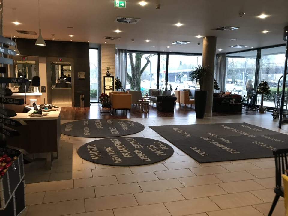 Eingangsbereich Hotel Frankfurt Messe affiliated by Meliá