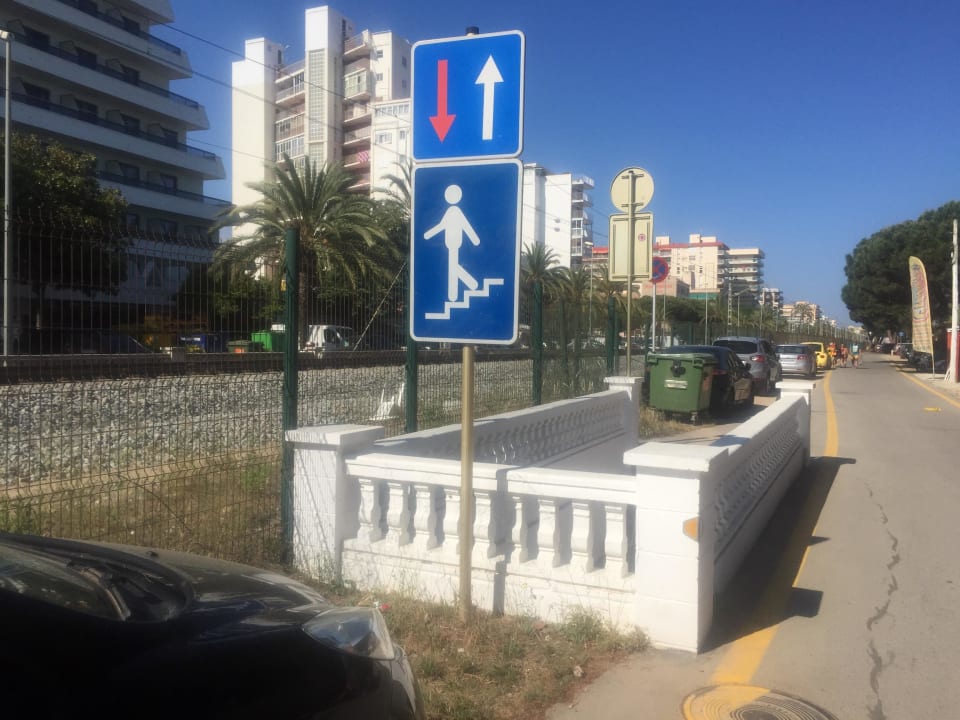 Unterführung vom Strand zurück zum Hotel Sumus Hotel Monteplaya