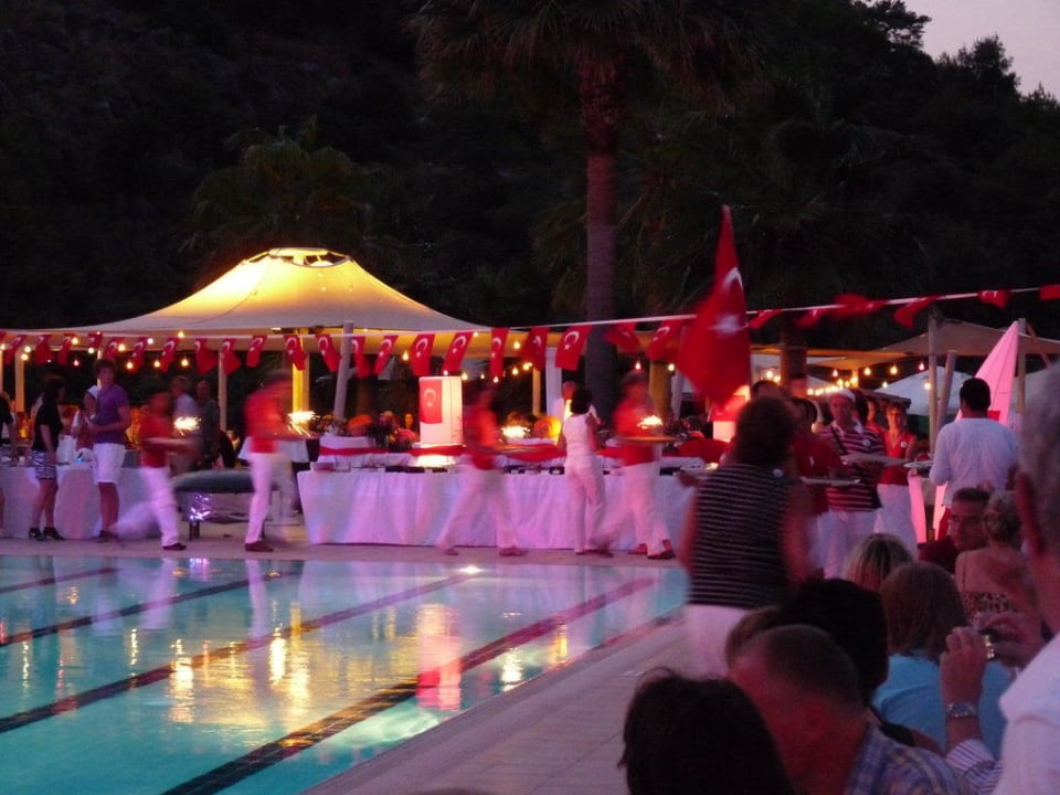 Türkischer Abend am Pool ROBINSON SARIGERME PARK