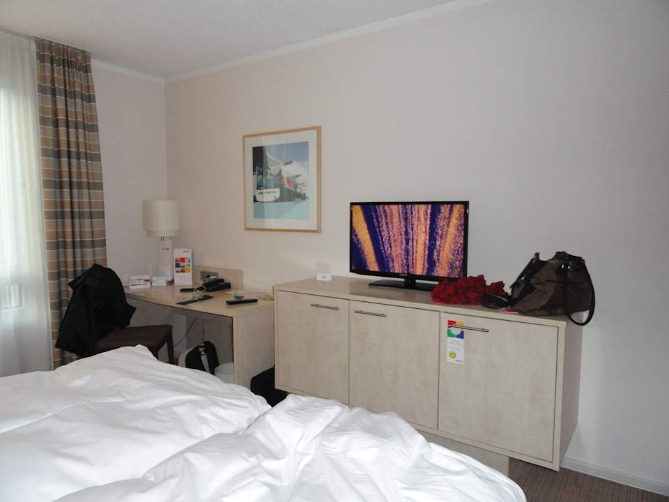 Mit Safe und TV und Schreibtisch Select Hotel Hamburg Nord