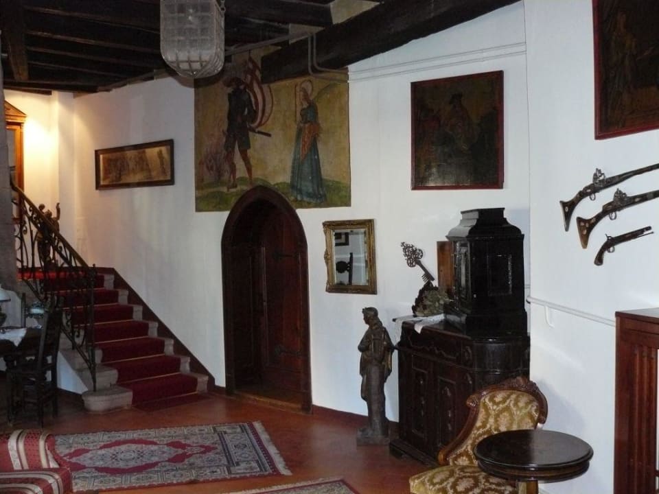 Treppenhaus im Palas Hotel Schloss Wehrburg