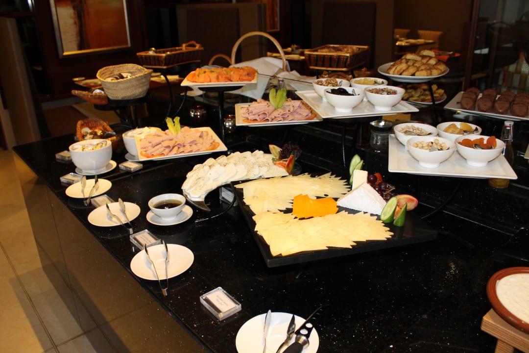 Frühstücksbuffet Crowne Plaza Jumeirah Dubai