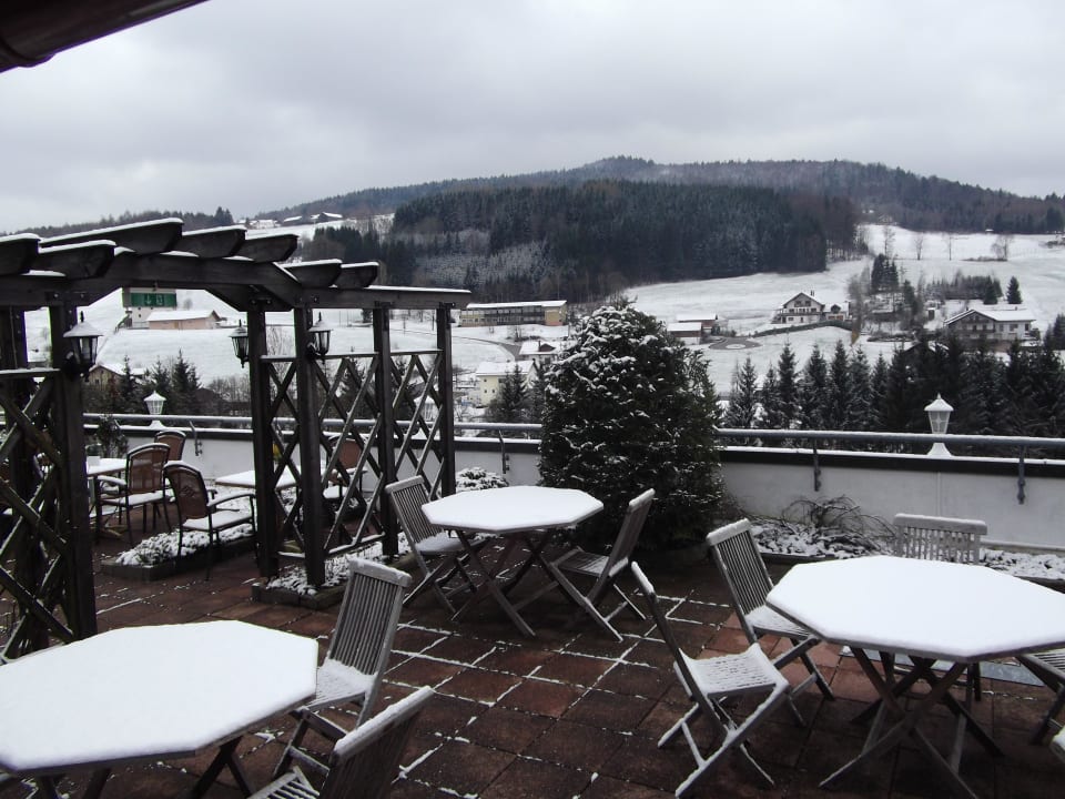 Ostersonntag im Schnee 2012 Burghotel Am Hohen Bogen