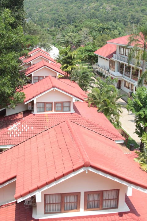 Bungalow Hotel New Travel Beach