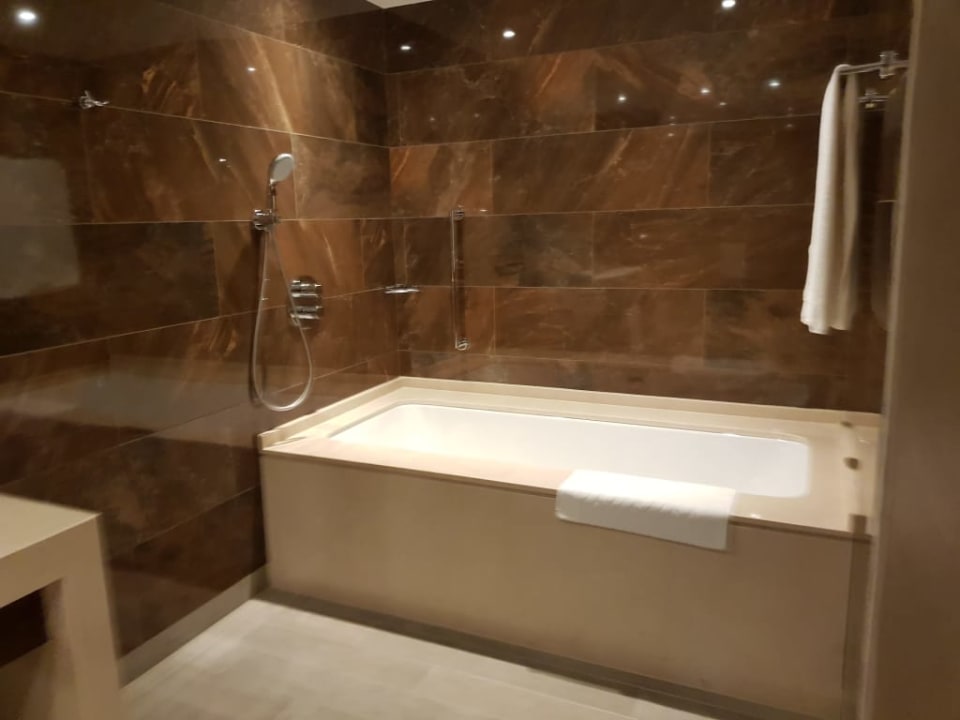 Łazienka DoubleTree by Hilton Hotel & Conference Centre Warsaw