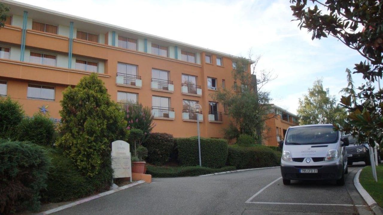 Hotelzufahrt Hotel Mercure Toulouse Golf de Seilh