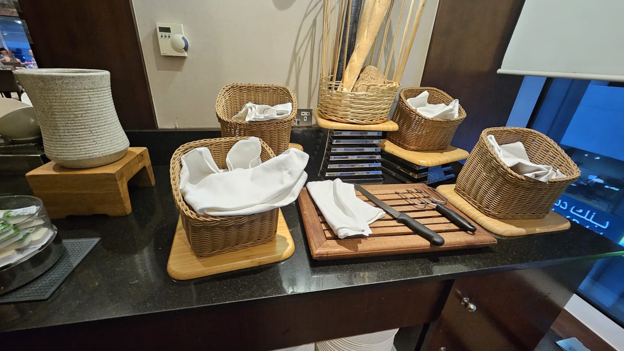 Gastro Rose Rayhaan by Rotana