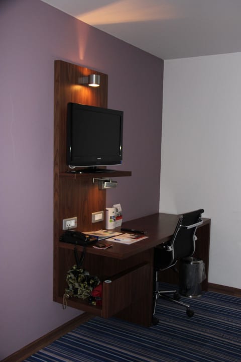 4 Holiday Inn Express Hotel Istanbul-Altunizade