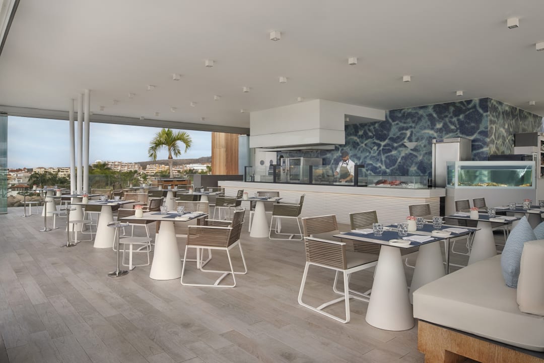 Gastro Royal Hideaway Corales Suites