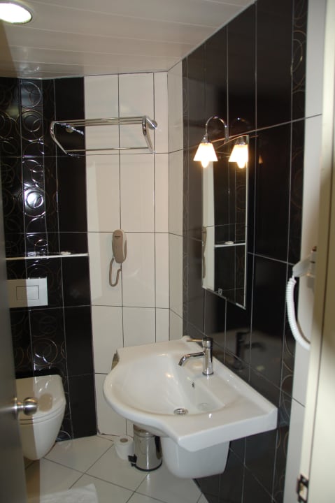 Badezimmer Monart City Hotel