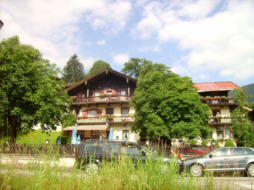 Blick auf das Hotel Gasthof-Pension Weisses Rössl