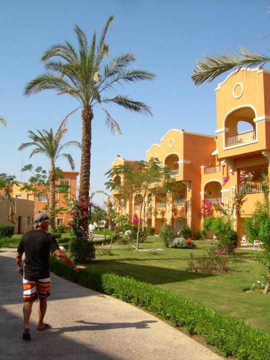 Garten mit Gebäudeblock Sentido Caribbean World Soma Bay