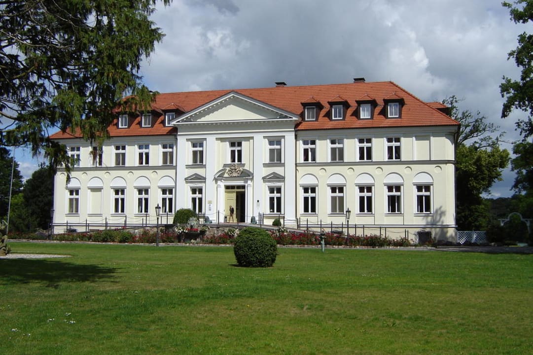 Das Schloss Seeschloss Schorssow