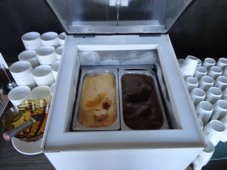 Schokoladeneis zum Frühstück TUI BLUE Mai Khao Lak