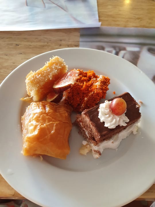 Gastro AMC Royal Hotel & SPA