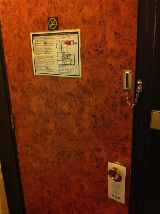 Zimmertür nicht abschließbar (aber mit Kette) Mercure Paris Alesia