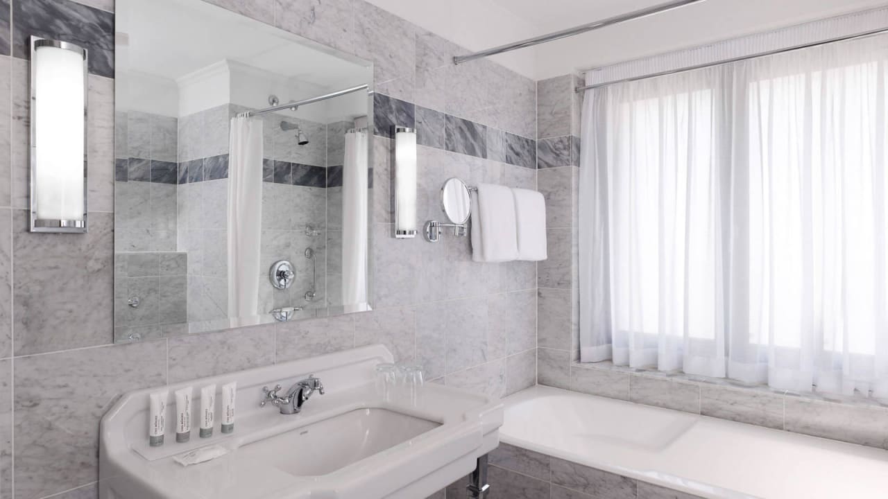 Timeless marble bathroom  Hotel Bristol, A Luxury Collection Hotel