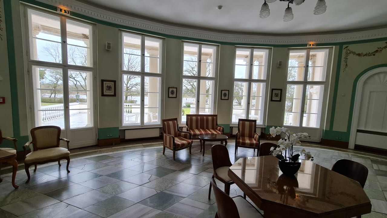 Lobby Hotel Schloss Storkau