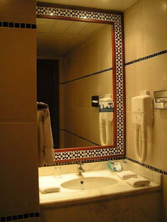 Łazienka w pokoju 3 osobowym . Amphoras Blu