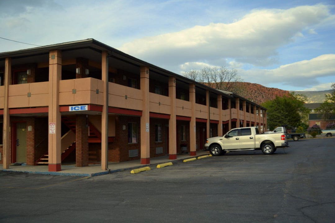 Außenansicht Knights Inn at Cedar City