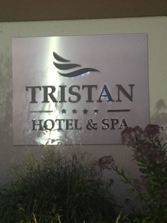 Przed wejsciem  Tristan Hotel & Spa