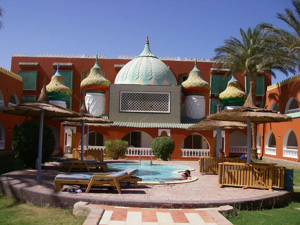 Ein Pool von vielen  Pickalbatros Alf Leila Wa Leila Resort - Neverland Hurghada