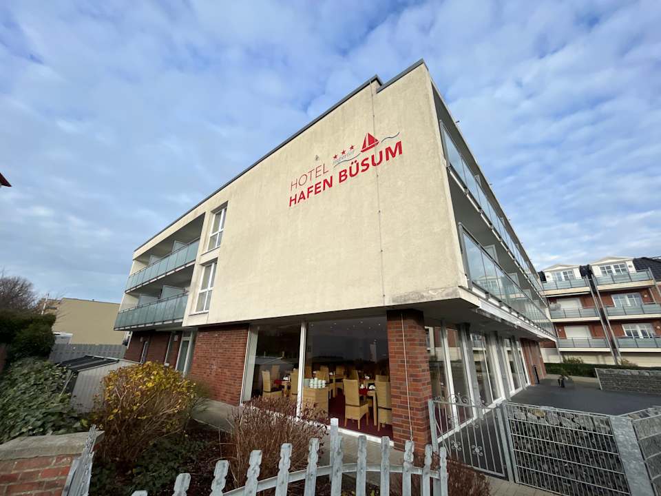 Außenansicht Hotel Hafen Büsum