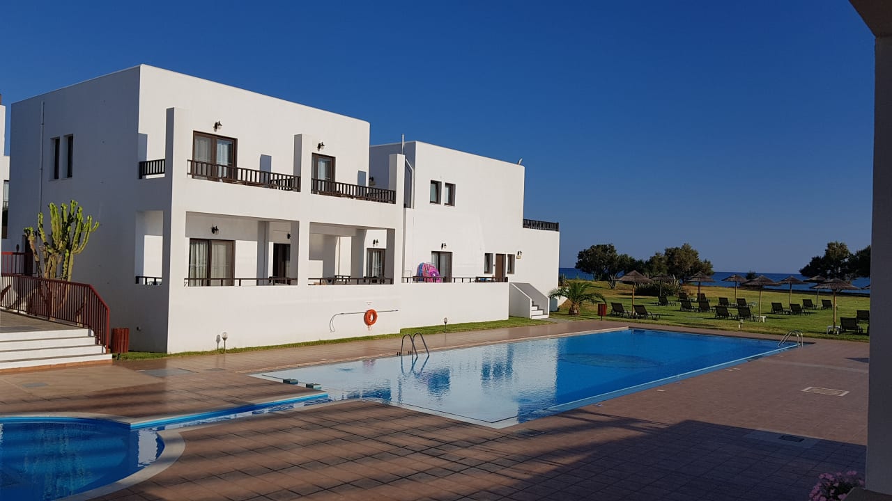 Pool Hotel Geraniotis Beach
