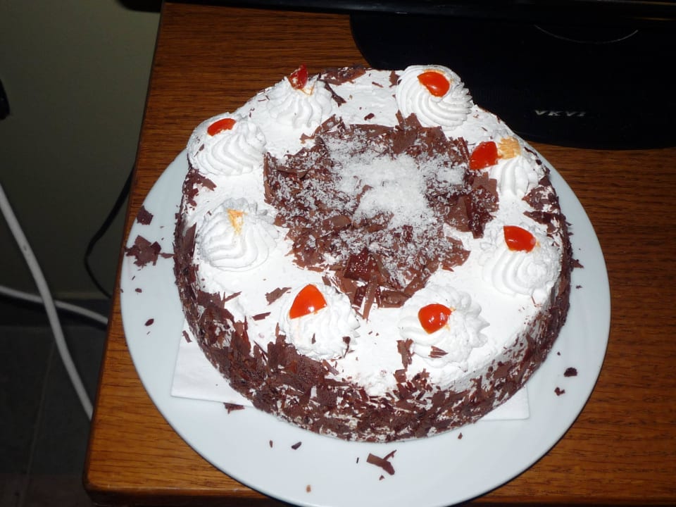 Geburtstagstorte Three Corners Equinox Beach Resort