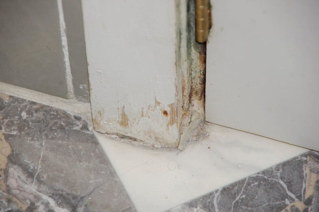 Türzarge im Bad verfault Hotel Vibra Beverly Playa