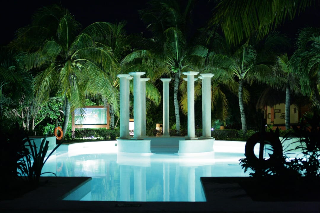 Adult Pool Grand Palladium Kantenah Resort & Spa