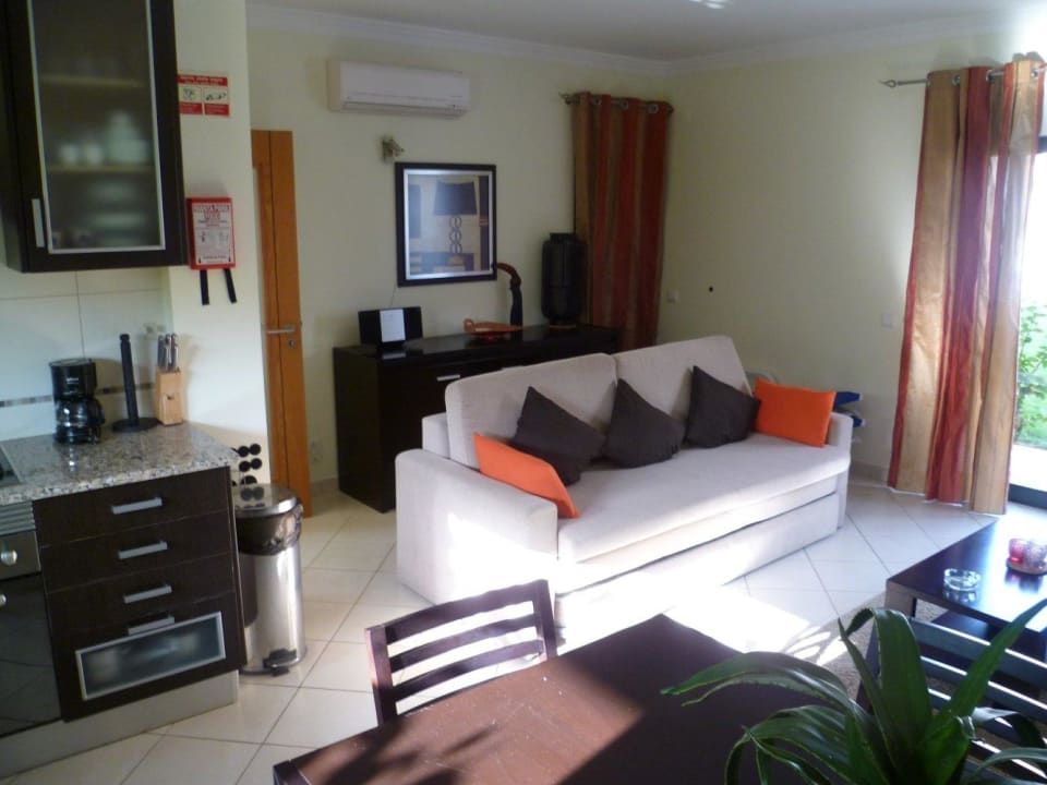 Bequeme Couch im Wohnzimmer Jardins de Pera