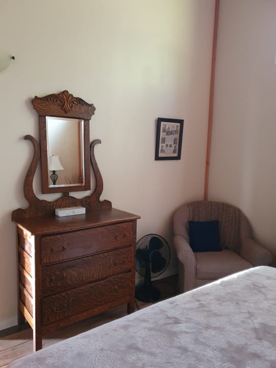 Zimmer Wolfwood Guest Ranch