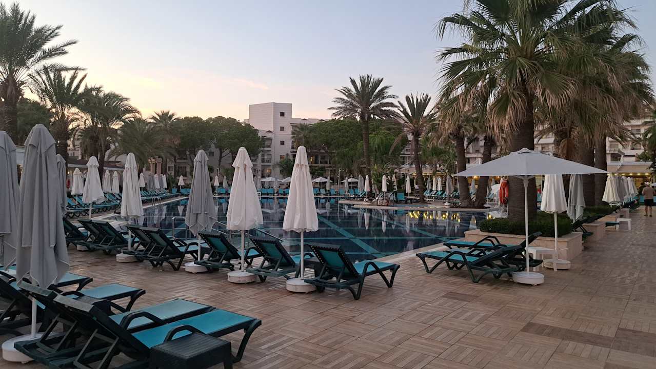Pool Crystal Tat Beach