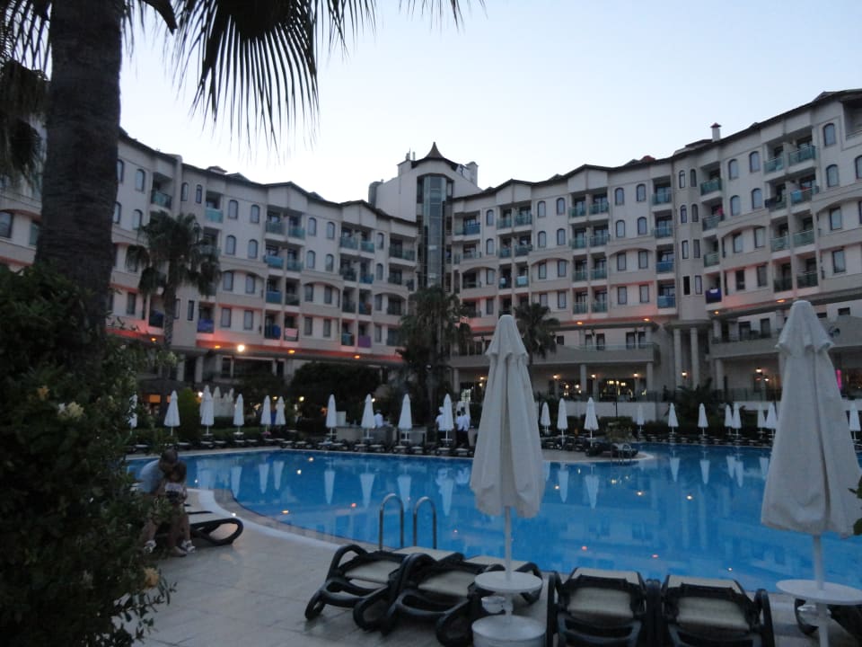 Pool Bella Resort & Spa